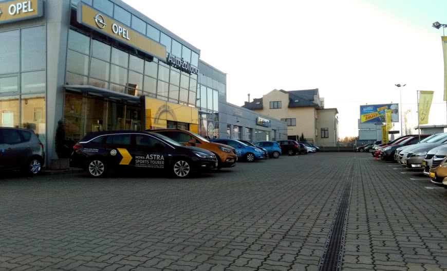 Salony samochodowe z systemami odwodnień firmy AS